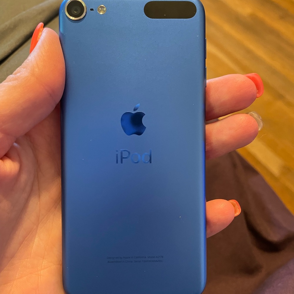 Apple IPod 7th gen 128gb